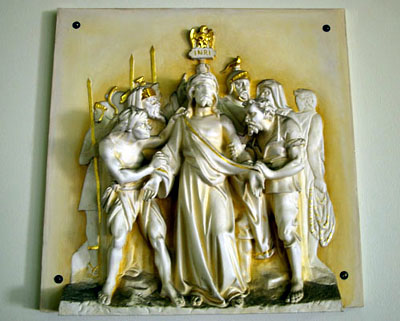 Stations of the Cross Statue 10