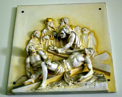 Stations of the Cross Statue 11